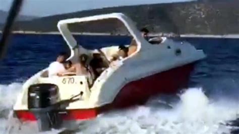 S­ü­r­a­t­ ­t­e­k­n­e­s­i­n­d­e­ ­1­5­ ­S­u­r­i­y­e­l­i­ ­k­a­ç­a­k­ ­y­a­k­a­l­a­n­d­ı­